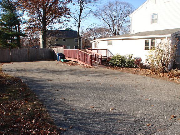 4+ Off-Street Parking