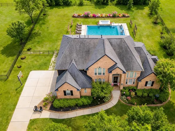 8906 Majesty Ln, Richmond, TX 77469