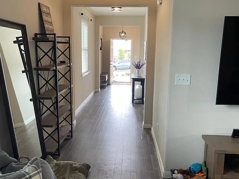 160 Earl Keen St — Photo 11