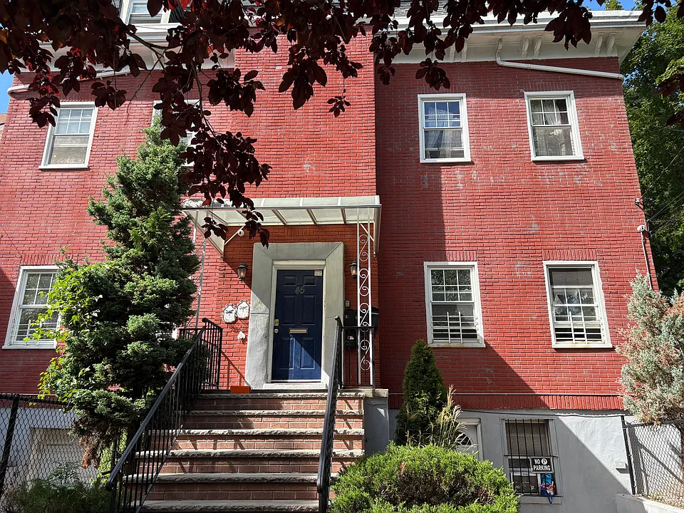 45 Winter Ave #1R