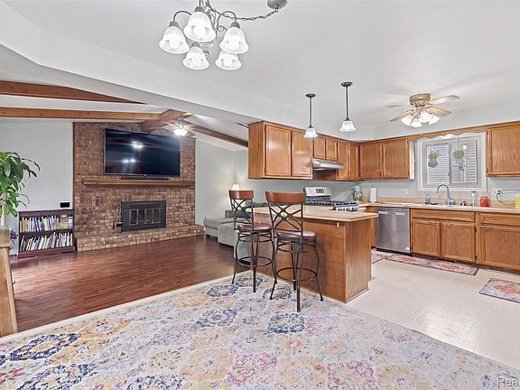 3rd image of 36765 Melbourne Dr