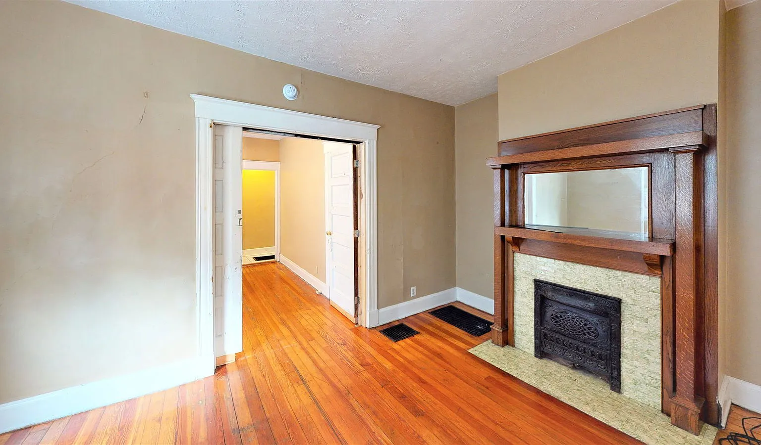 4 bed, 2.0 bath, 1624 sqft, $3,795 — Photo 3