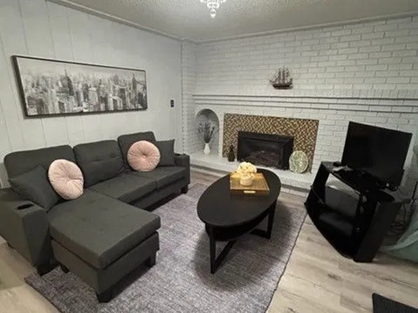 77 Garden Ave, Richmond Hill, ON L4C 6L6