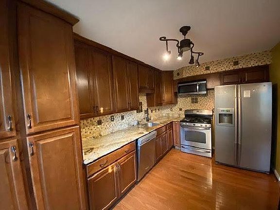Main level- Kitchen