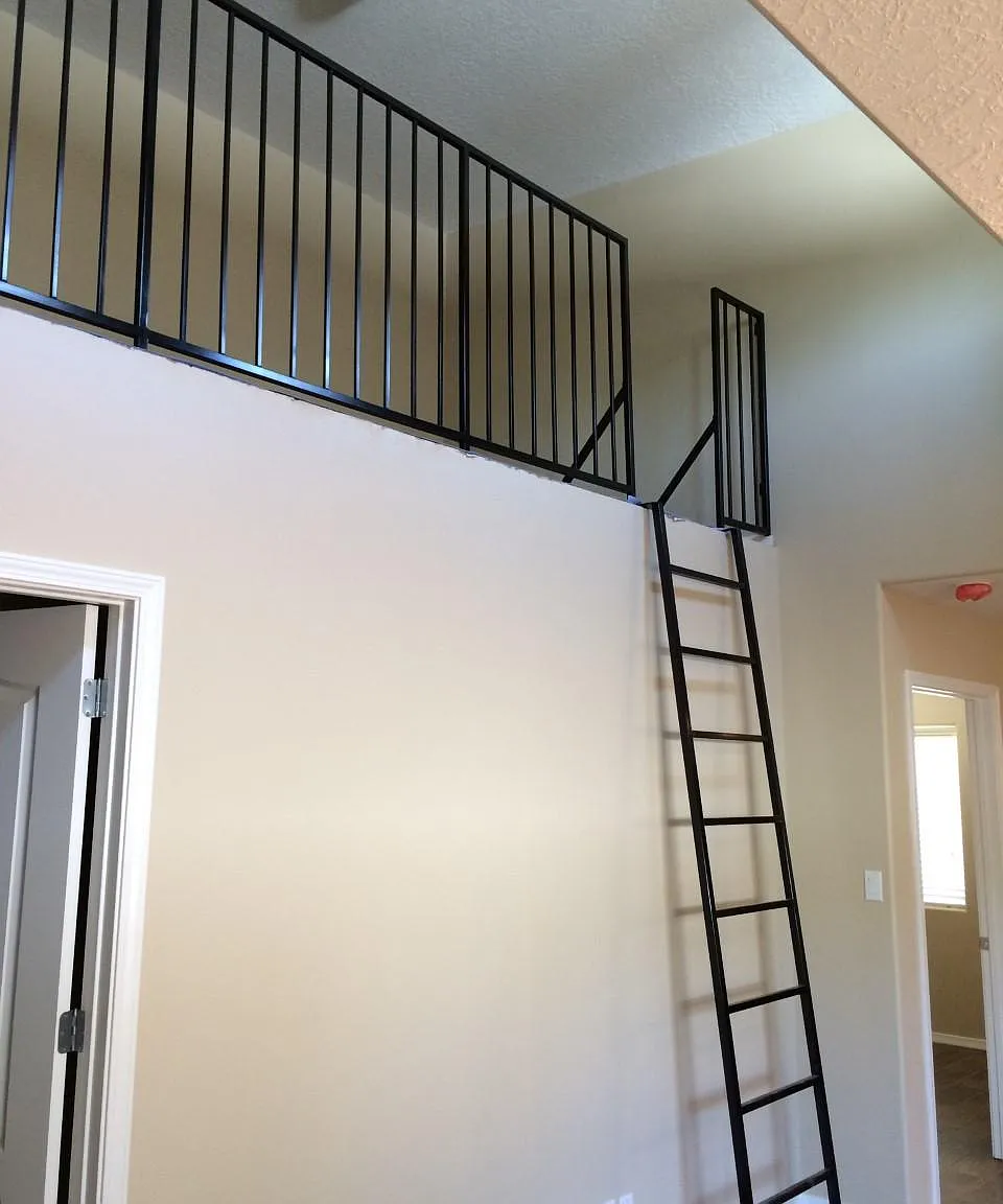 413 Harvard Dr SE — Photo 2