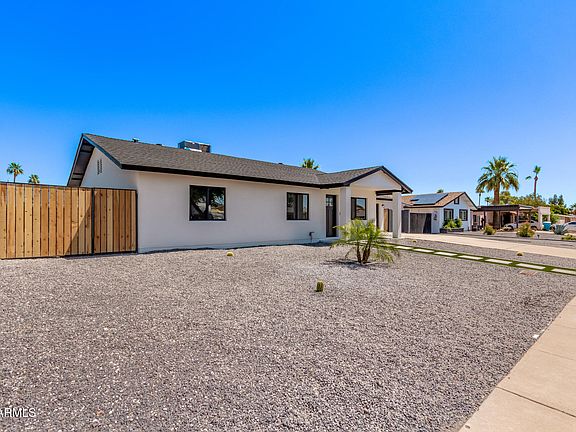 4th image of 2926 E CORRINE Drive