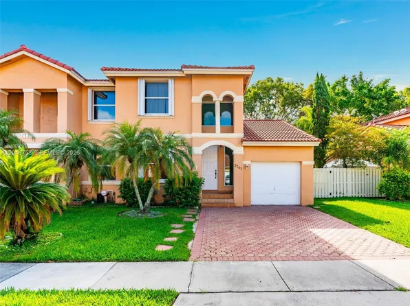 2245 NW 160th Ter, Pembroke Pines, FL 33028