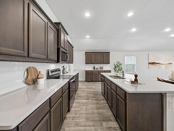 5th image of 3807 Dogwood Rd