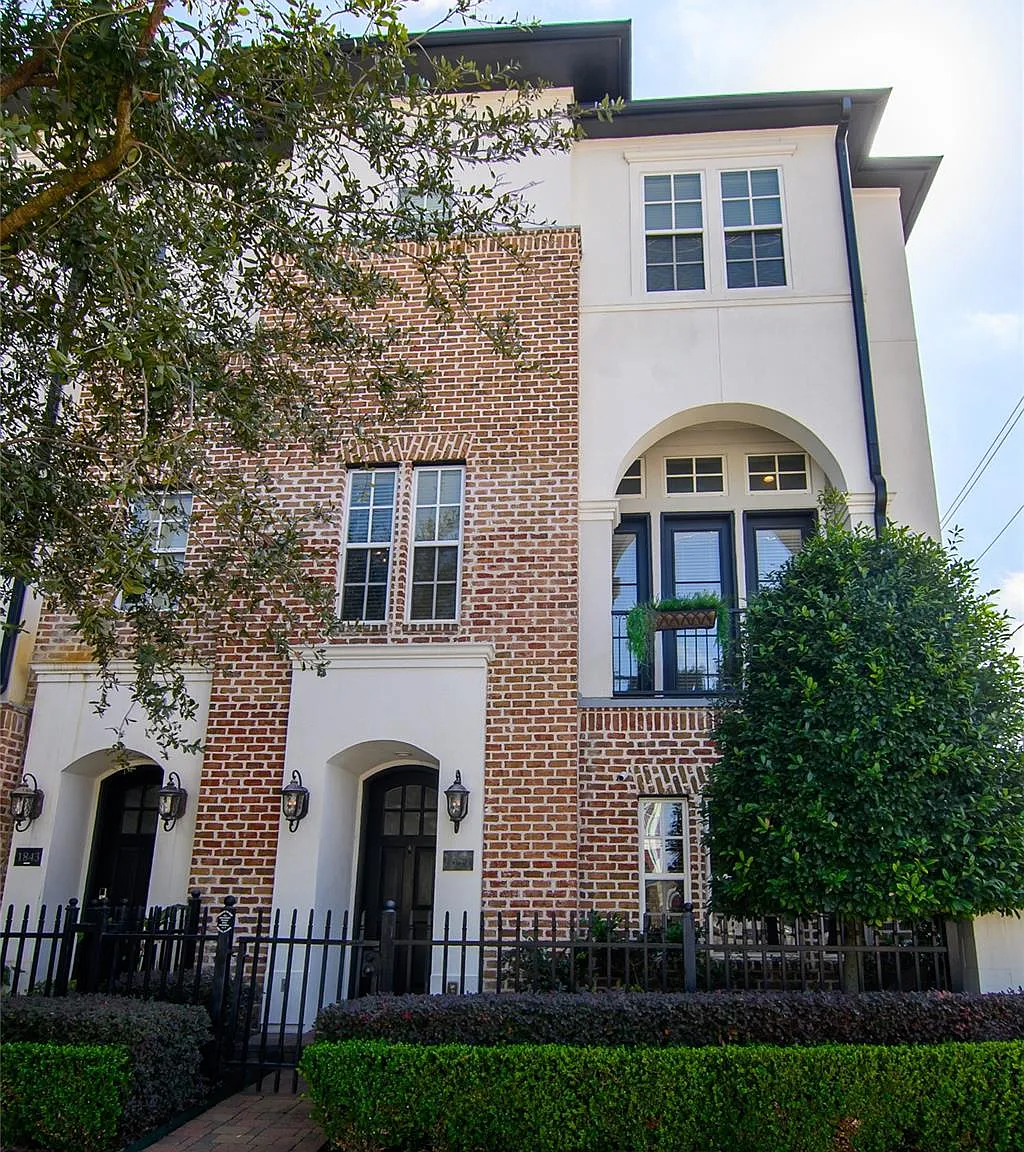 3 bed, 3.5 bath, 2548 sqft, $4,800 — Photo 2