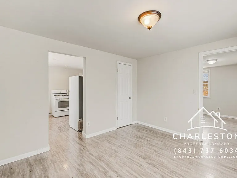 1833 Orangeburg St #C — Photo 5