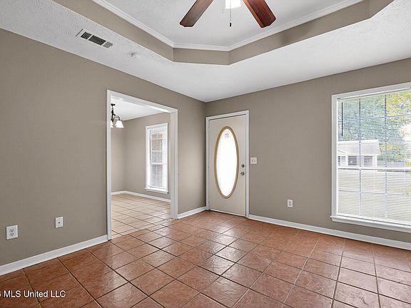 4th image of 1444 Cherrie Ave