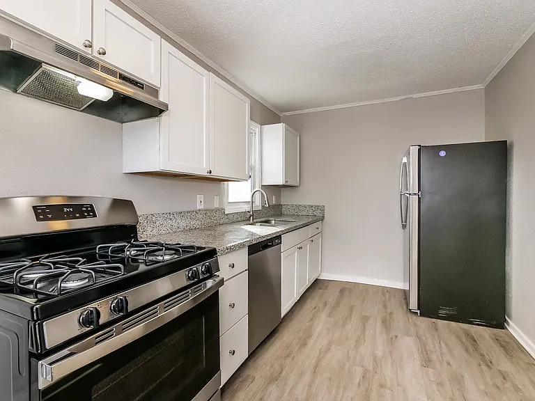 756661_021_kitchen_13593238.jpg