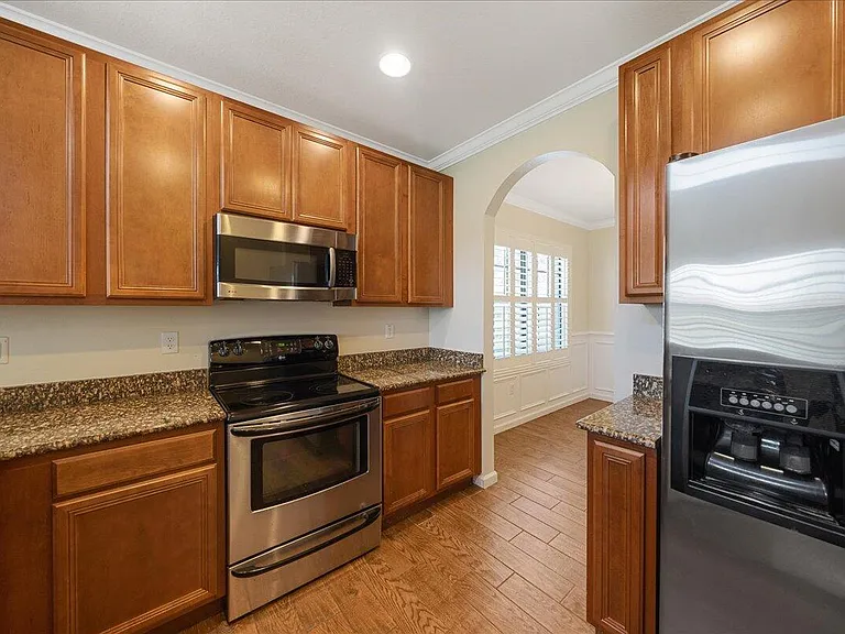 700 Ventura Dr — Photo 5