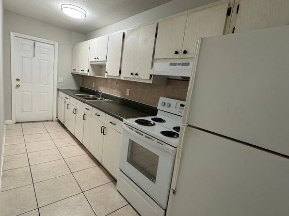 325 NW 15th St APT 8