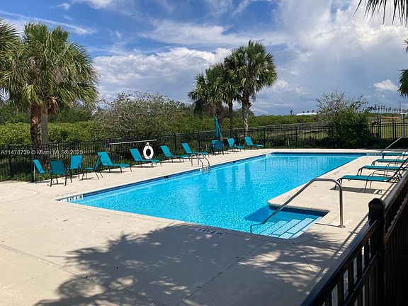 4th image of 1467 Las Villas Blvd