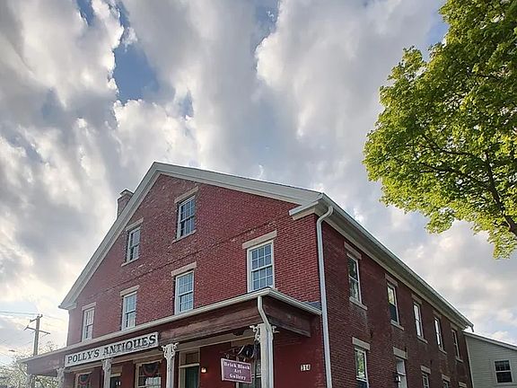 Apartment entrance of side
