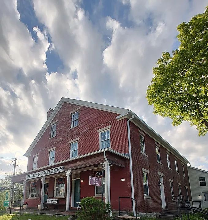 Apartment entrance of side