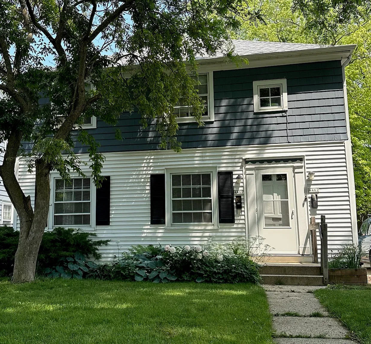 2 bed, 859 sqft, $1,300 — Photo 1