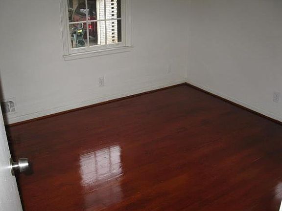 5th image of 4155 English Oak Dr