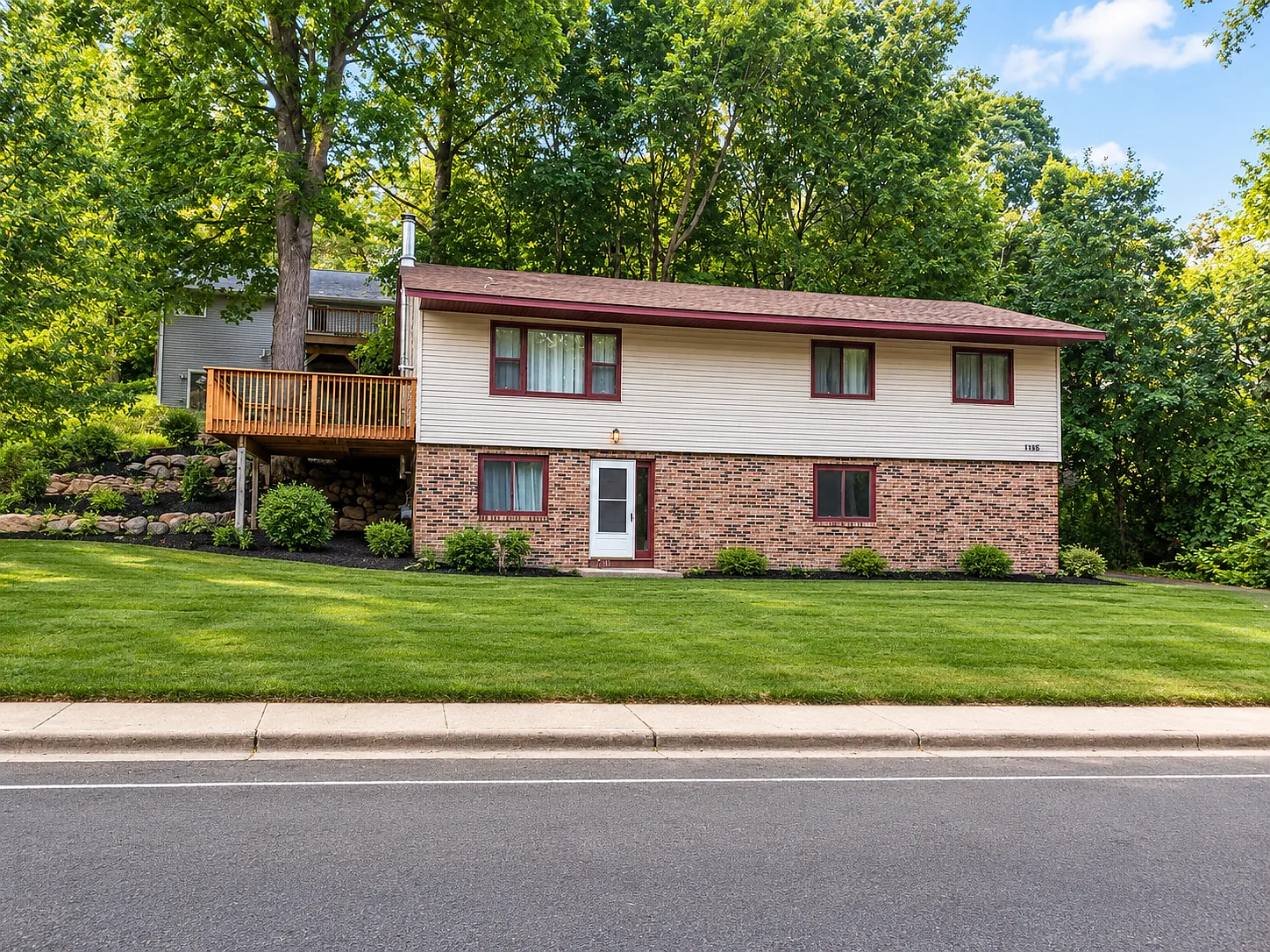 3 bed, 1.5 bath, 1675 sqft, $2,850 — Photo 1