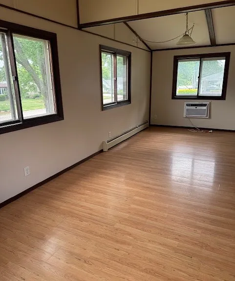 2221 Root St — Photo 5