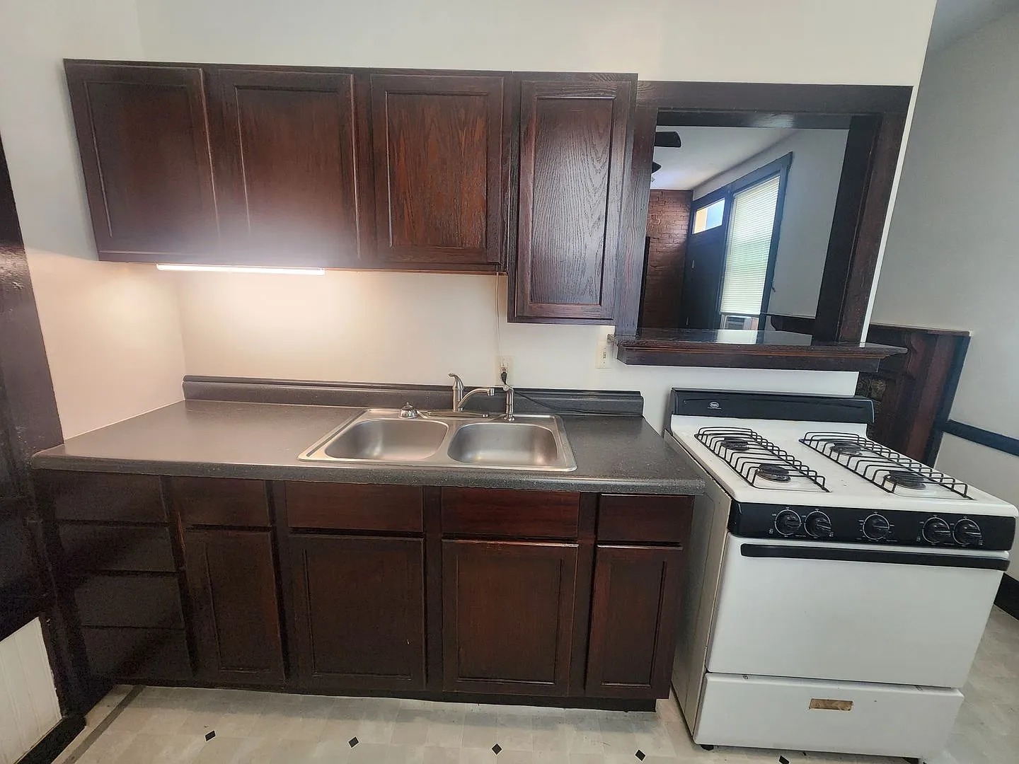 RICH 248 — Photo 2
