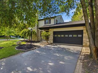 2569 Chester Rd, Upper Arlington, OH 43221