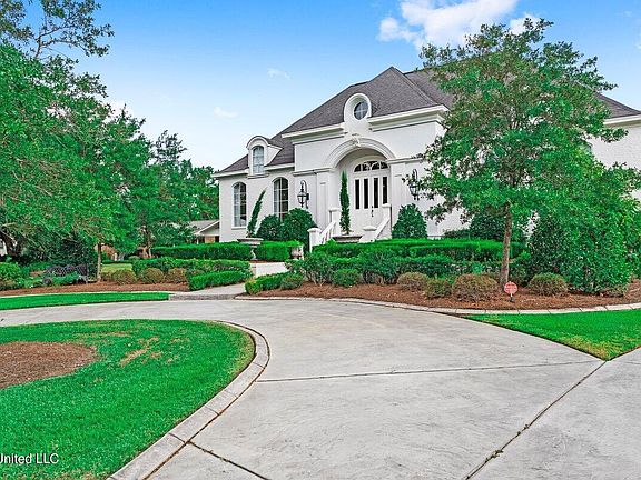 2nd image of 105 Bayou Cir