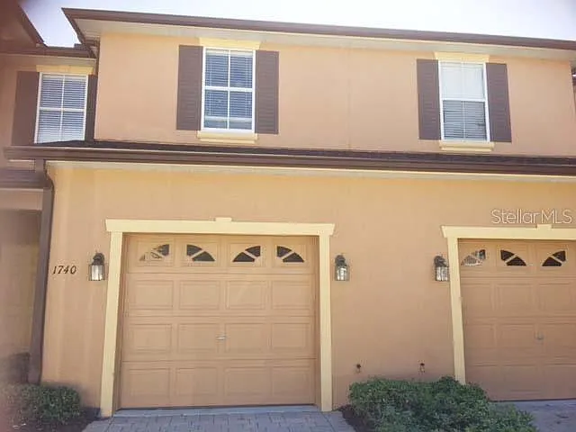3 bed, 2.5 bath, 1203 sqft, $1,750 — Photo 4