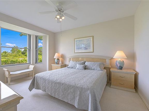 4th image of 26751 Clarkston Dr #104