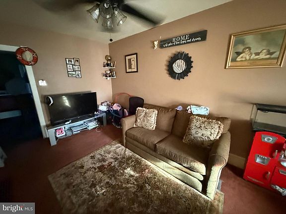 5th image of 480 S Logan Ave