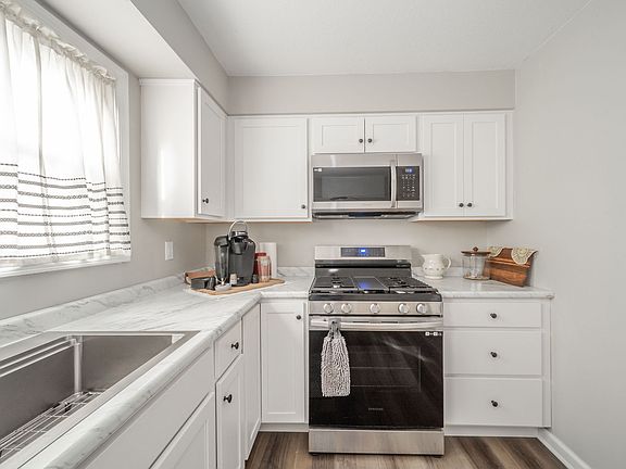 5th image of 607 N McKenzie St