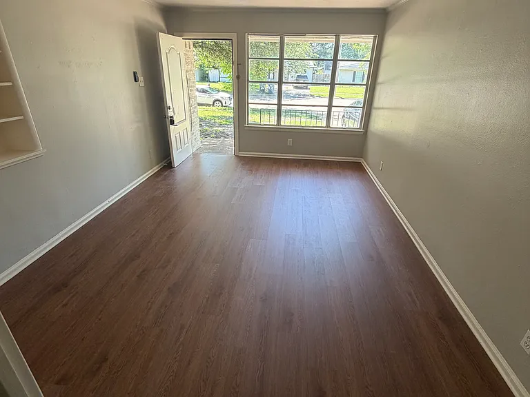 2523 Gross Rd — Photo 14