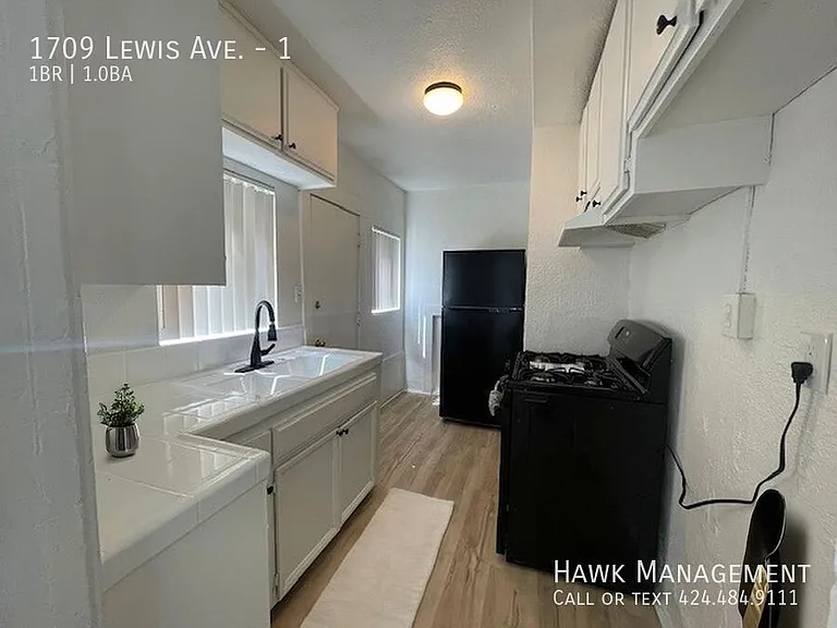 1709 Lewis Ave #1 — Photo 5