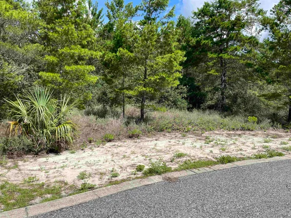 1742 Landing St, Carrabelle, FL 32322