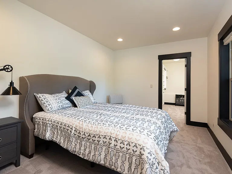 2340 NW Bens Ct — Photo 18