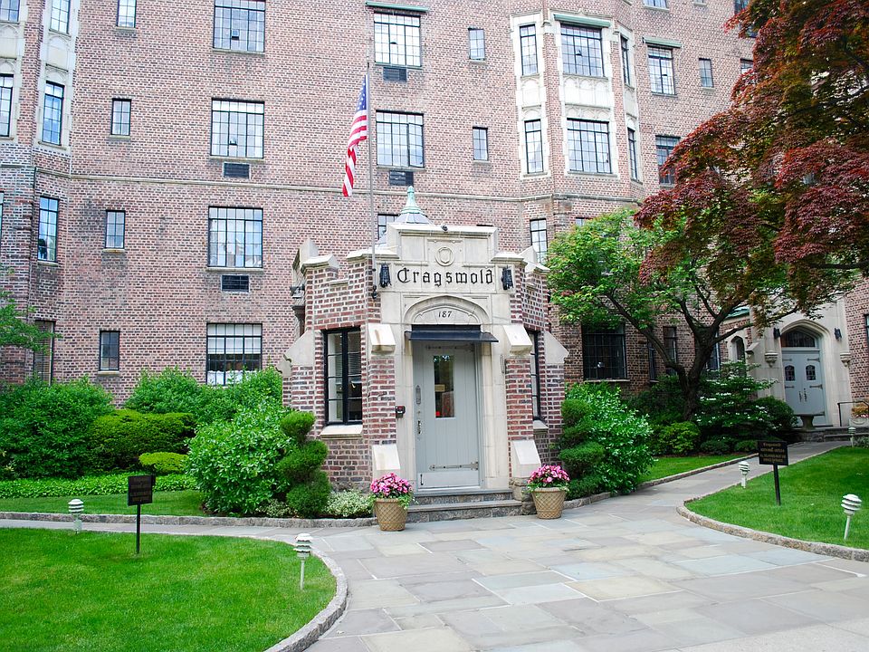 1st image of 187 Garth Rd APT 5H