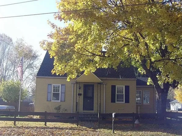 20 Searls St, Easthampton, MA 01027