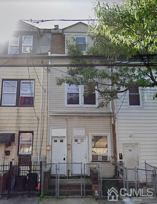 1st image of 805 Summer Ave #1/2