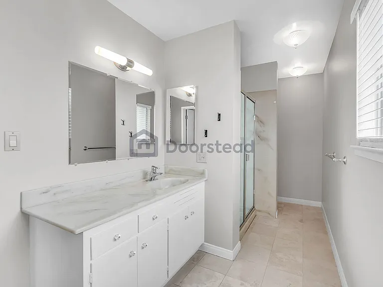 2913 Bayview Dr — Photo 25