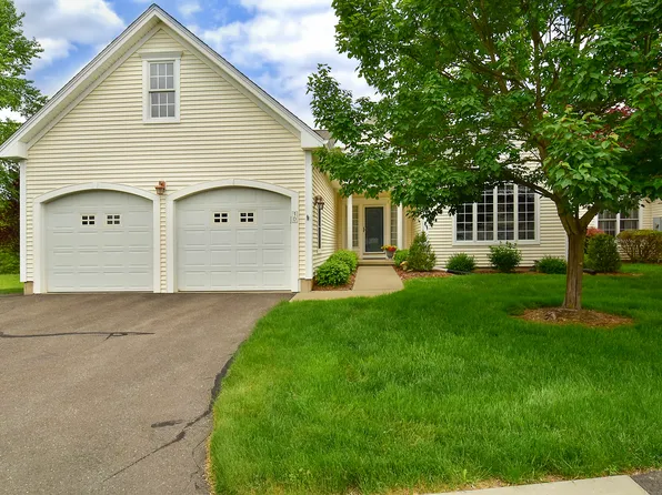 10 Dewberry Way #10, Suffield, CT 06078