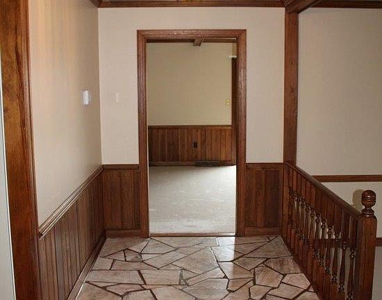 4th image of 206 Meadowridge Dr