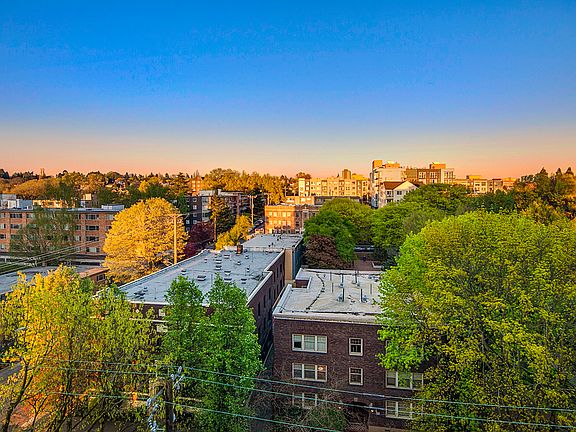 5th image of 525 Belmont Ave E APT 9F