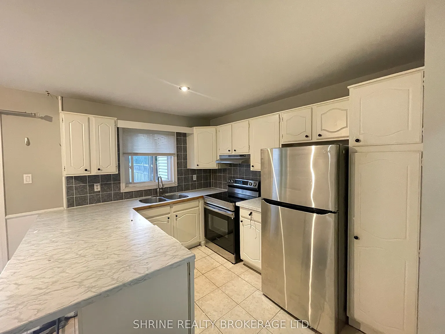 3 bed, $2,150 — Photo 3