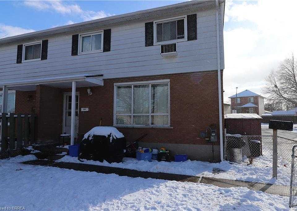 2nd image of 47 Metcalfe Cres #C