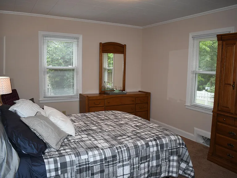 269 W Durham St — Photo 21