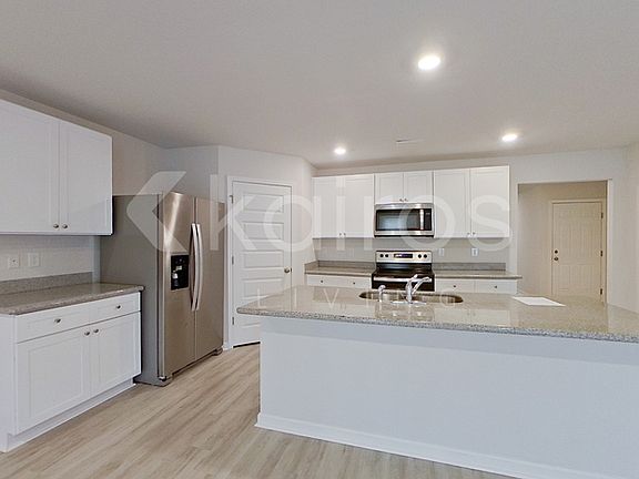 5th image of 417 Monarch Ln