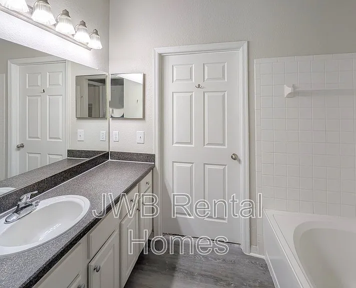 13700 Richmond Park Dr N #1002 — Photo 15