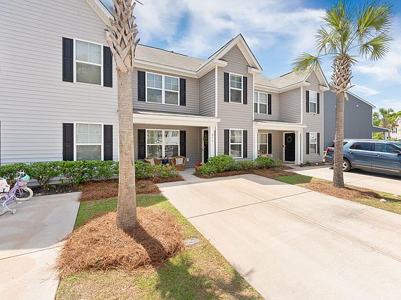2nd image of 275 Spencer Cir