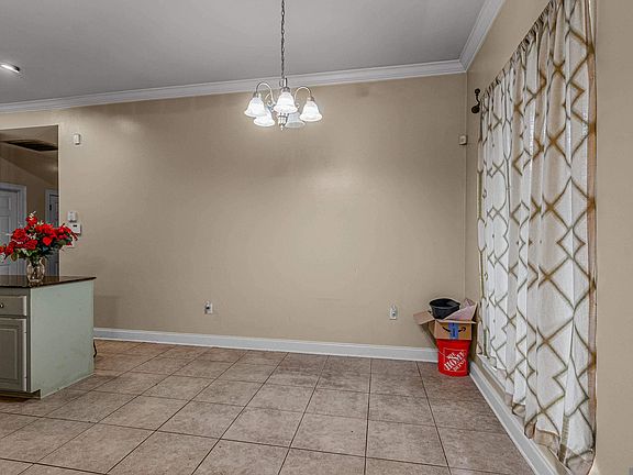 5th image of 9614 Summer Pointe Ave